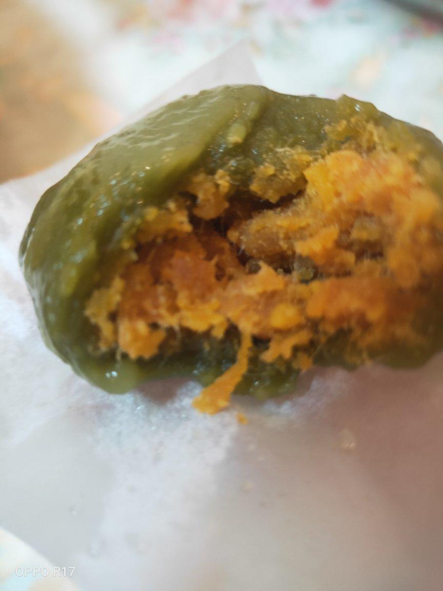 蛋黄肉松青团（完全没有抵抗力）