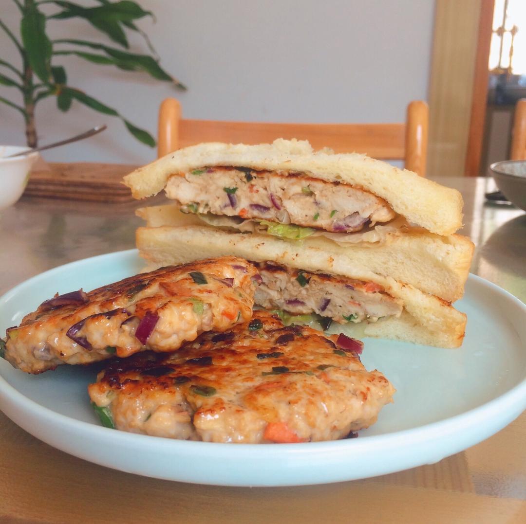 胡萝卜洋葱鸡胸肉饼（减脂食谱）
