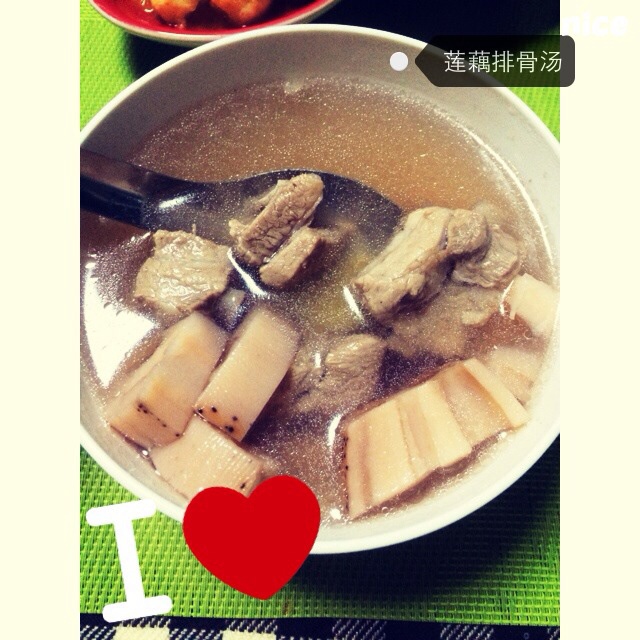 冬季滋补养生莲藕排骨汤
