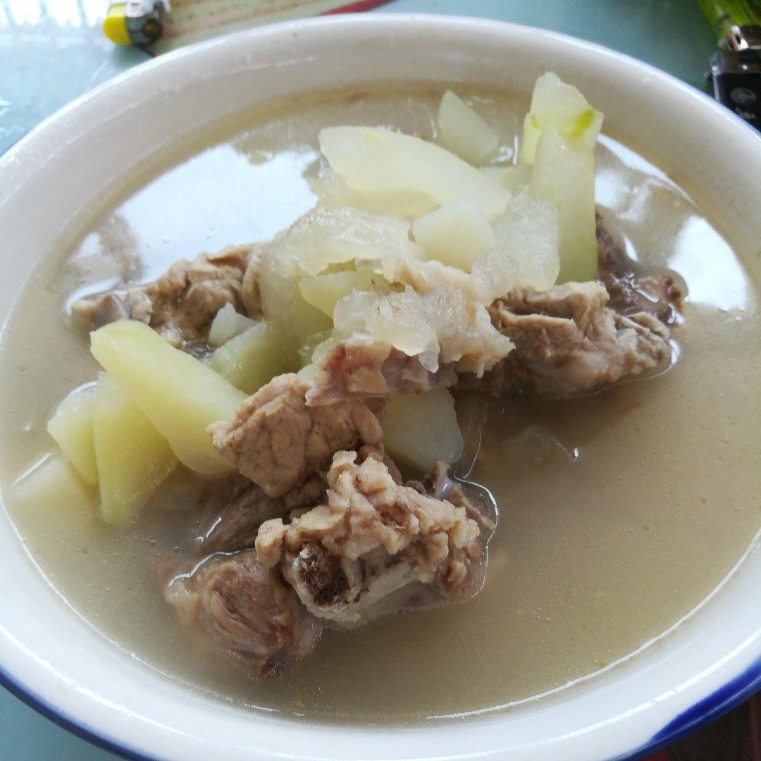 土豆排骨汤