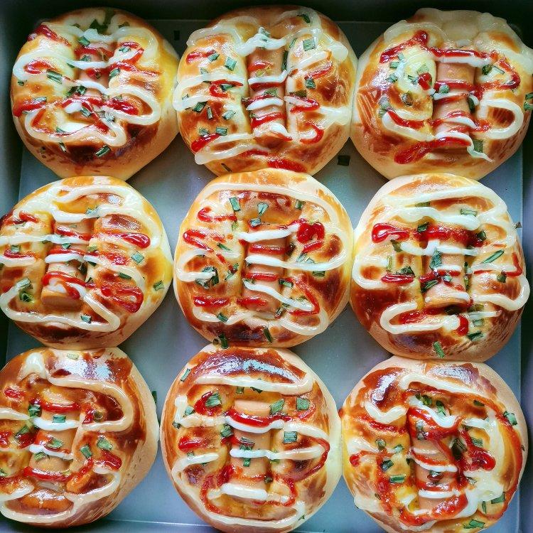 软绵绵的香肠面包