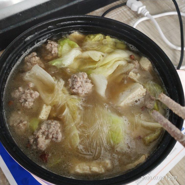 白菜丸子粉丝汤