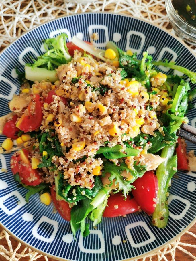藜麦虾仁轻食沙拉