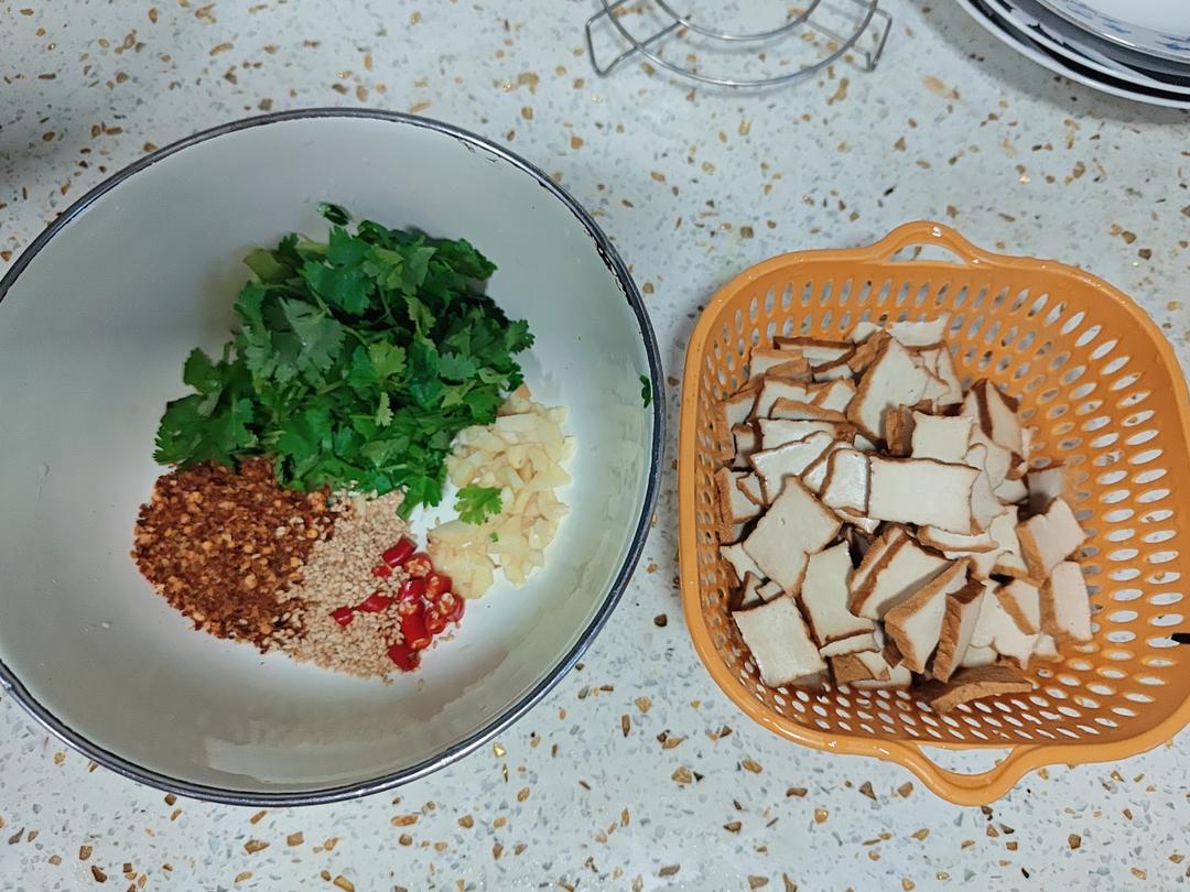 凉拌卤香干(武冈豆腐）
