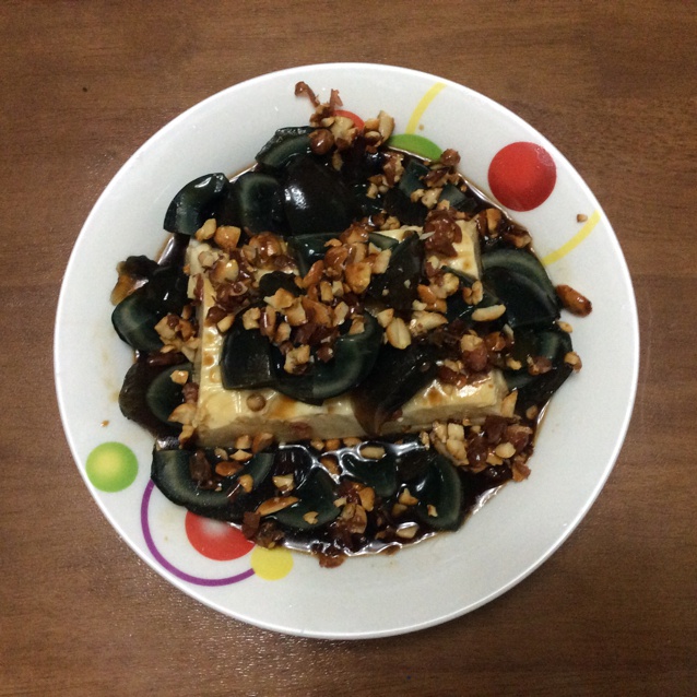 凉拌皮蛋豆腐