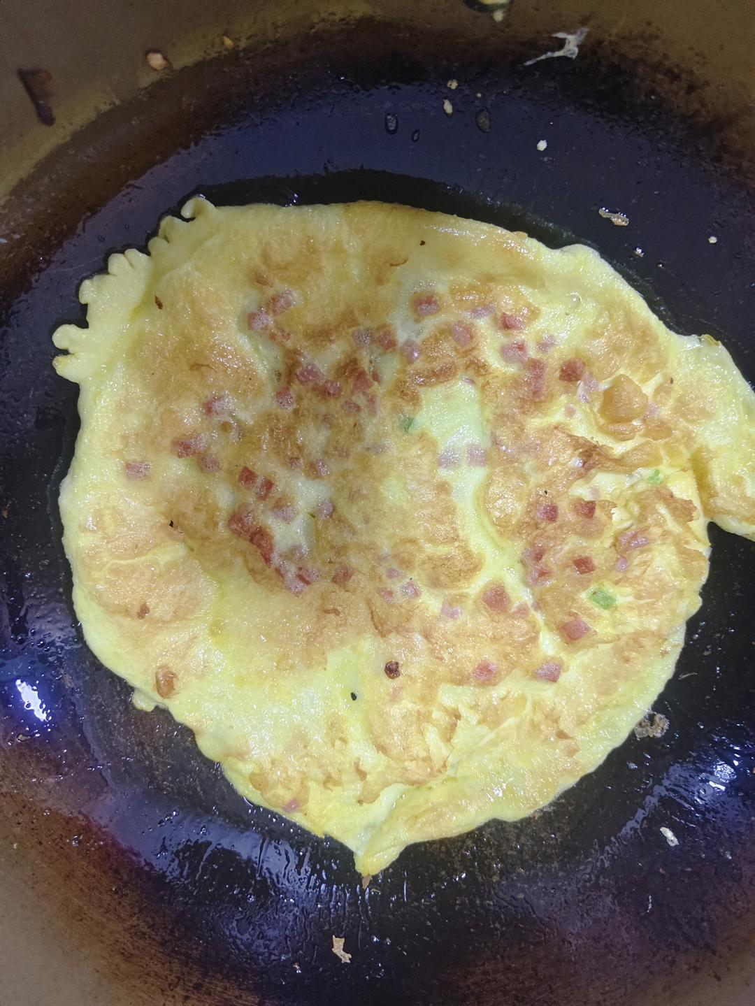火腿肠葱花鸡蛋饼