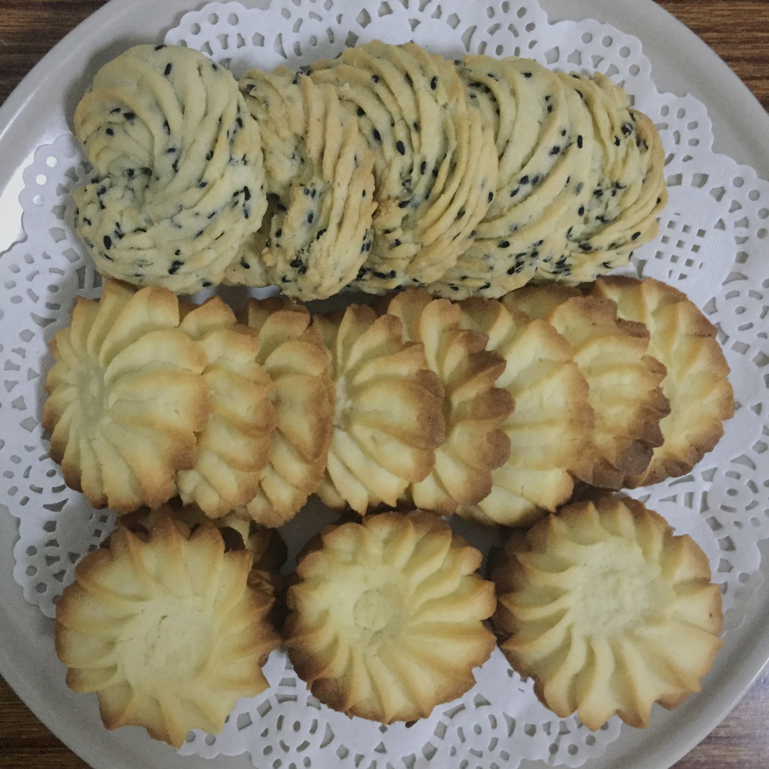 多种口味曲奇（香草、巧克力、抹茶）