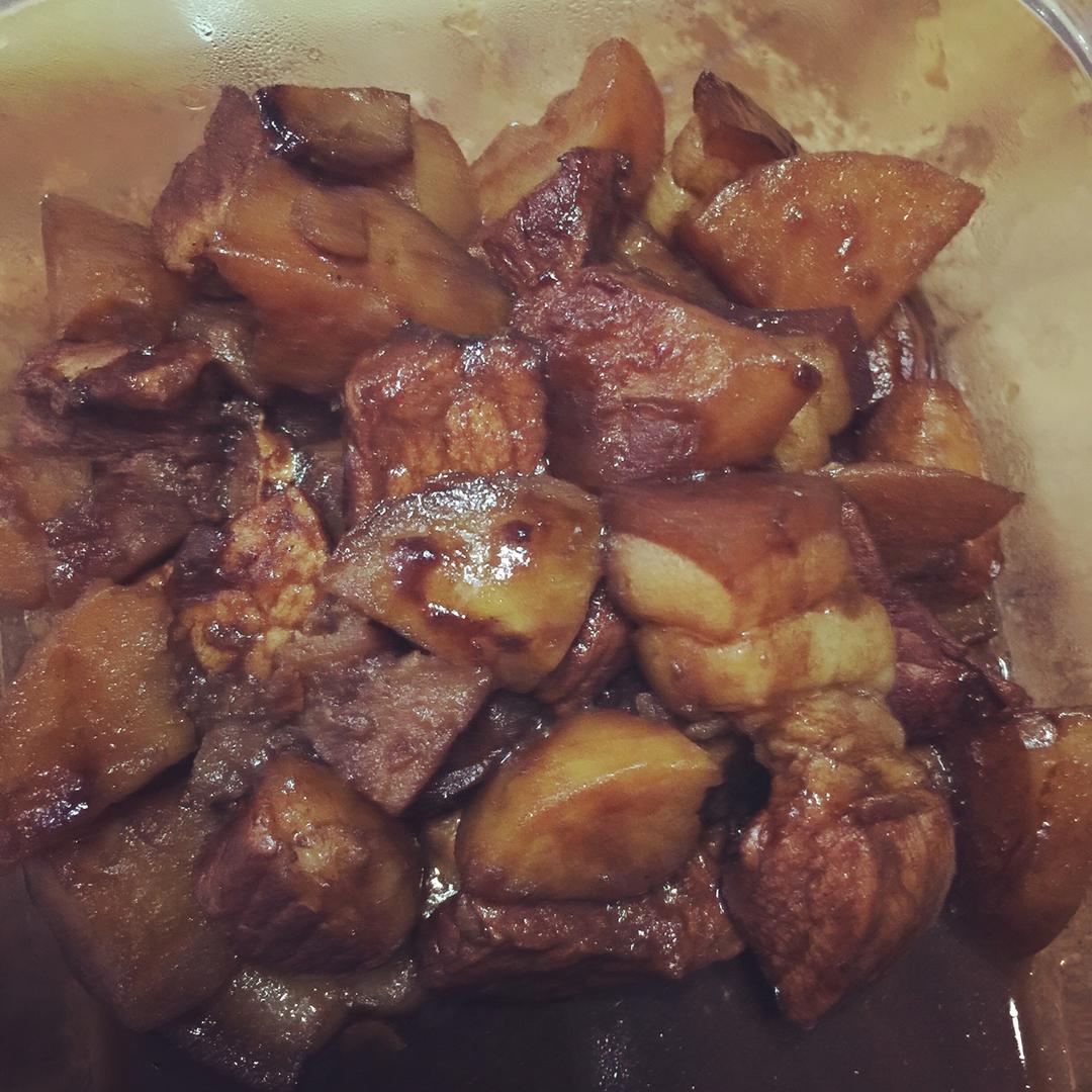 红烧肉炖土豆