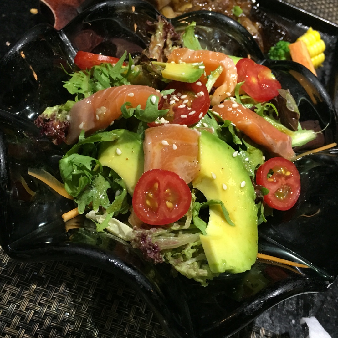 牛油果三文鱼沙拉