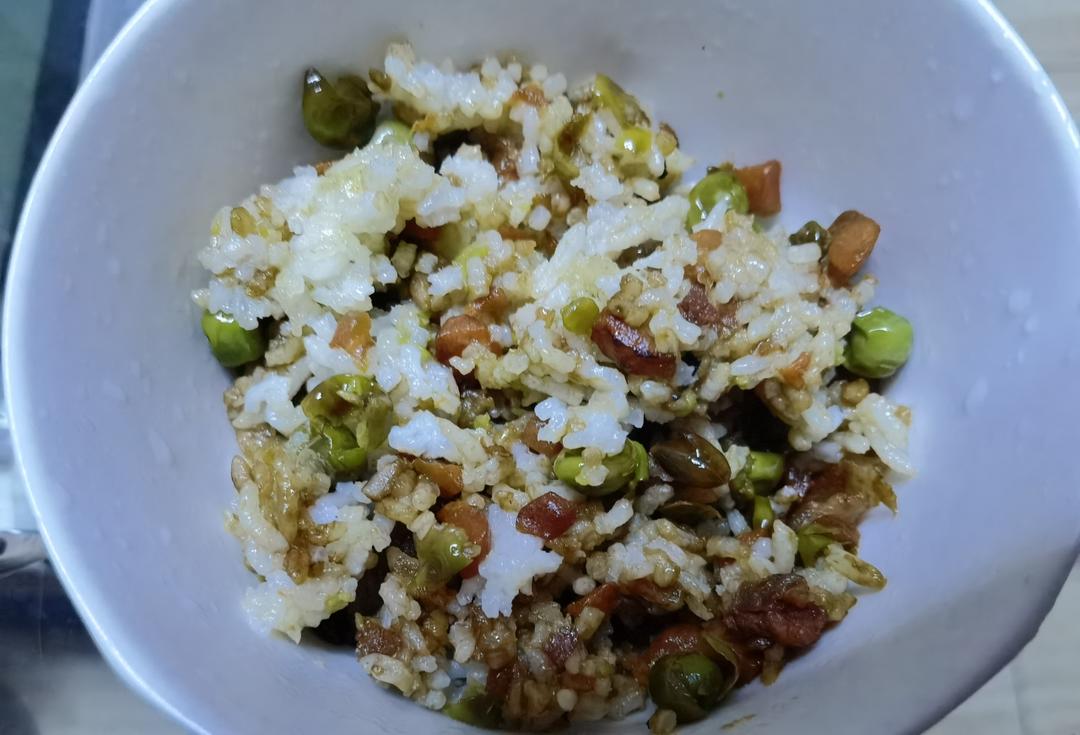 懒人必备～电饭煲腊肠焖饭