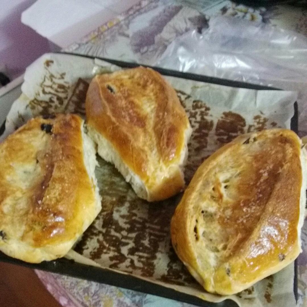 葡萄软欧（仿原麦山丘）Milk flavored bread filled with raisins and butter