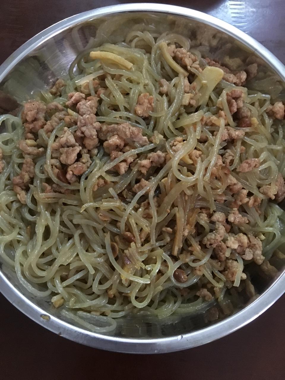 蚂蚁上树（红薯粉）