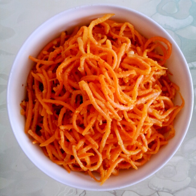 粉蒸胡萝卜丝