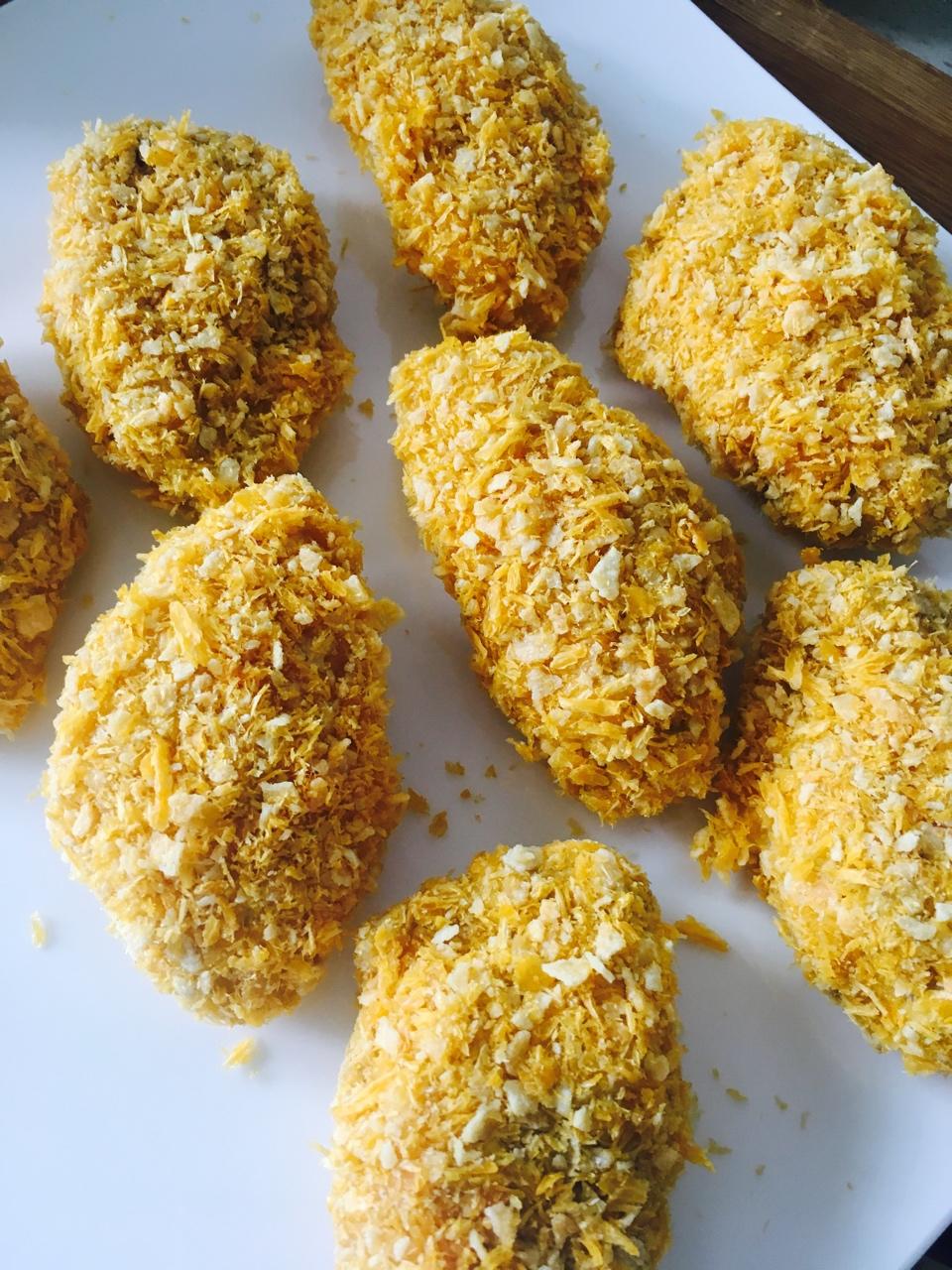 moresomnus做的面包糠炸鸡腿可以和肯德基相媲美的炸鸡腿
