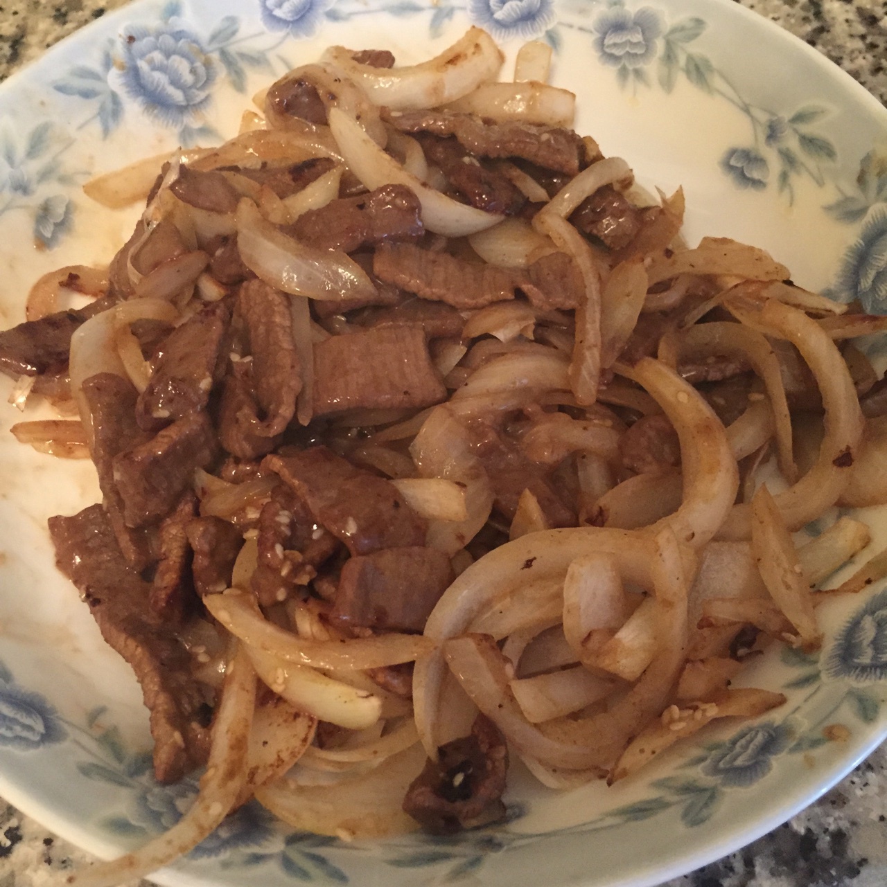 孜然洋葱炒牛肉粒