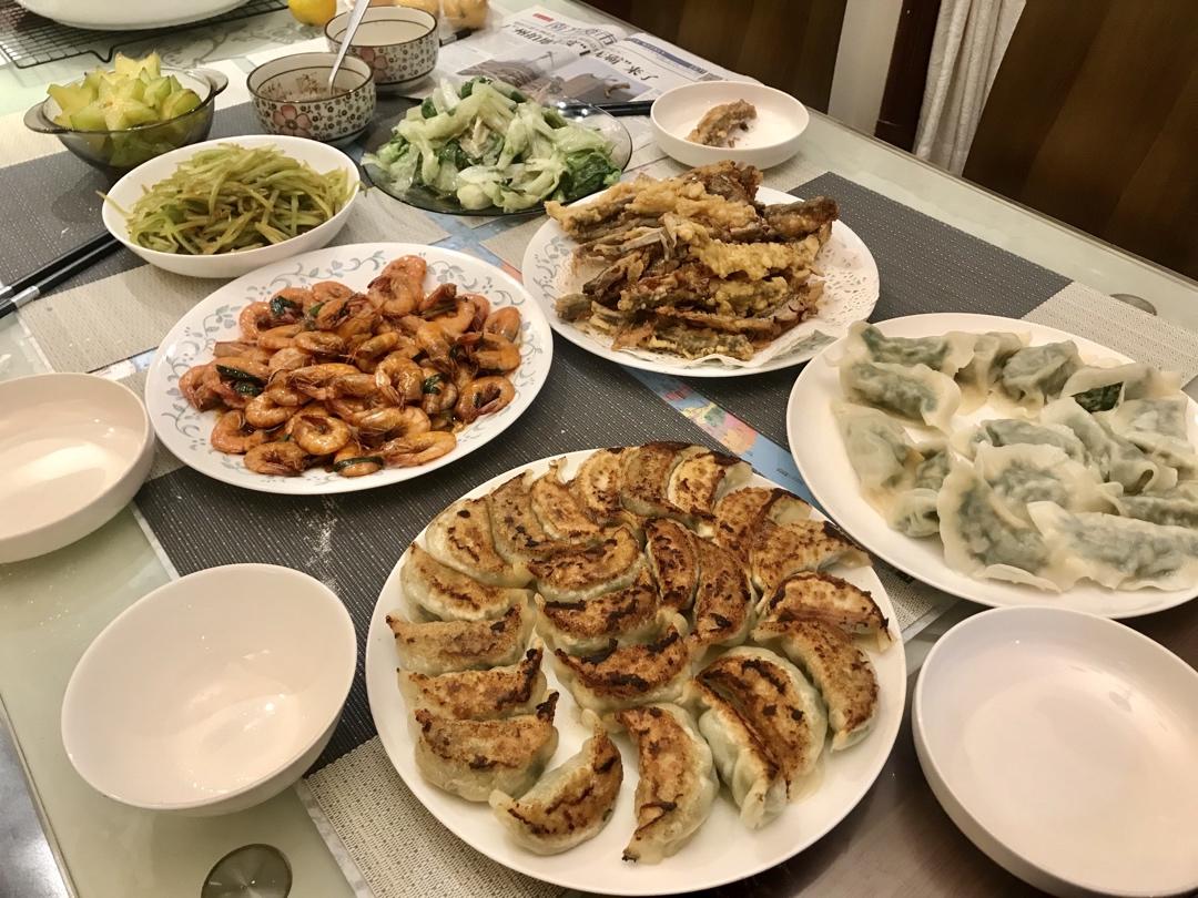 韭菜猪肉饺子(最简单最好吃又最多汁的饺子)