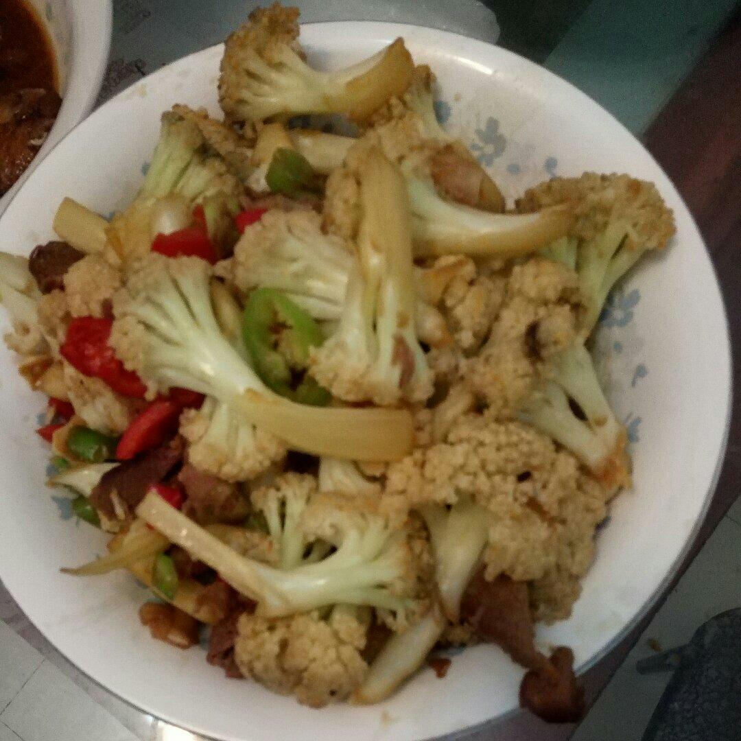 老丁的私房菜-干锅花菜