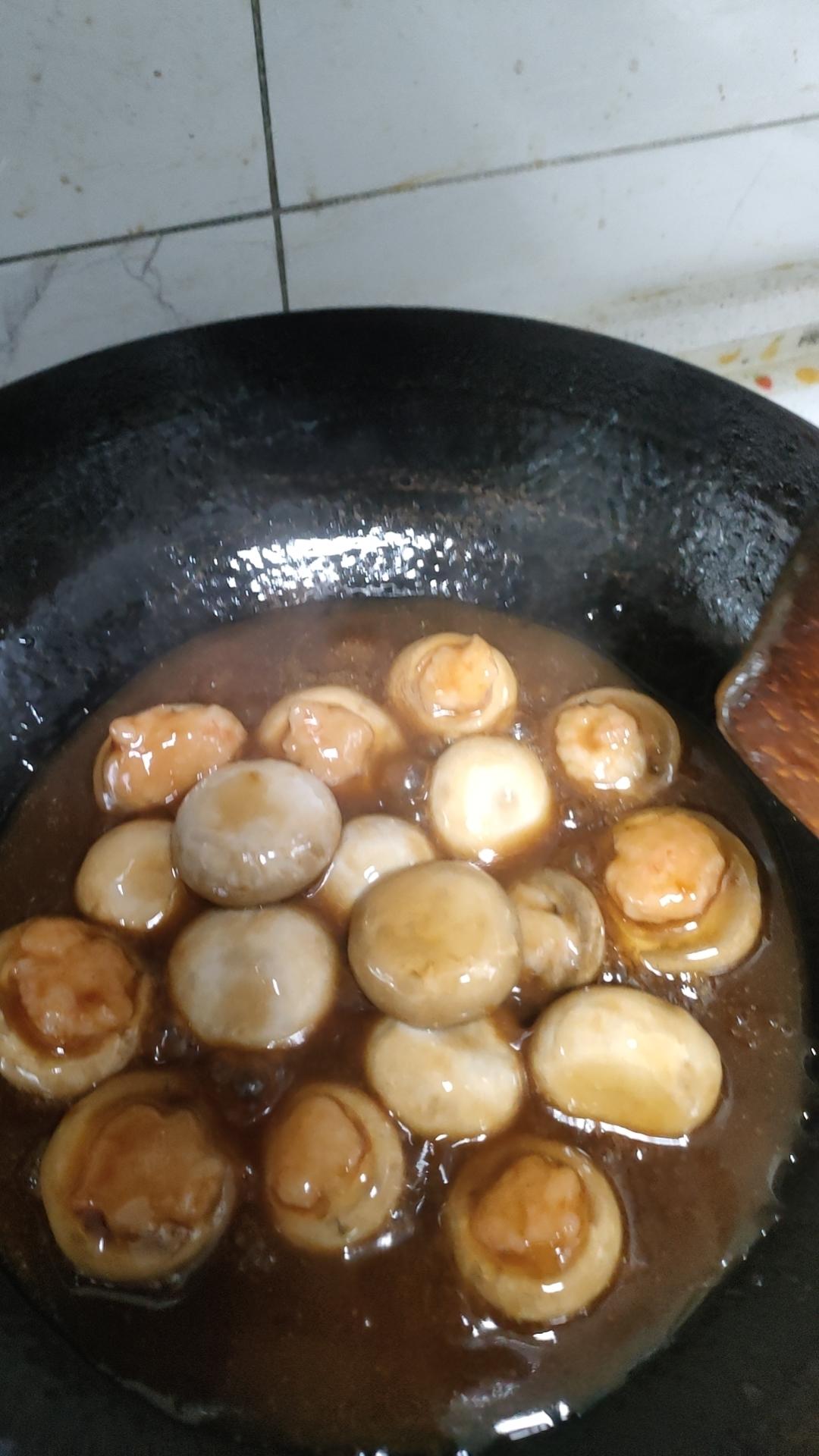 一口爆汁的虾滑酿口蘑