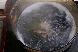 黑豆海带牛尾汤的做法 步骤7