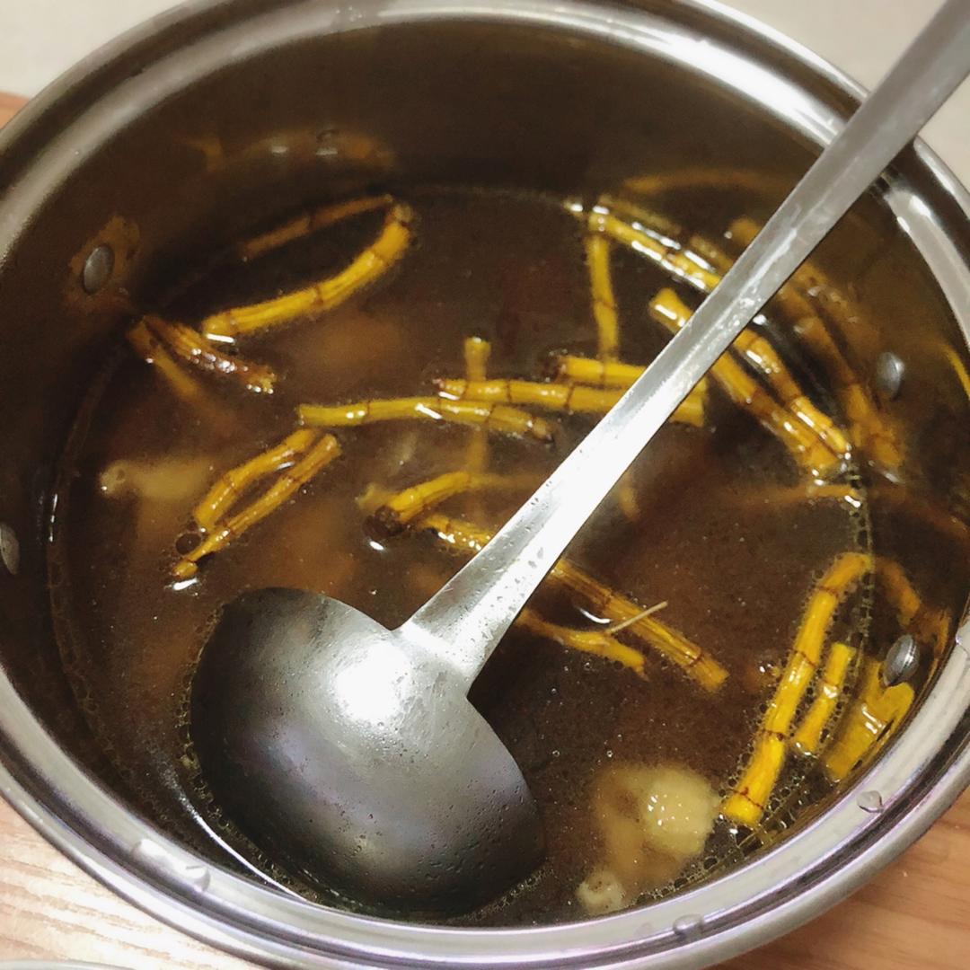 石斛灵芝炖鸡汤