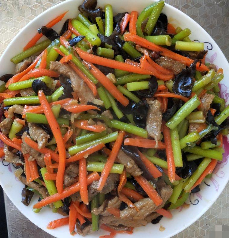 蒜苔炒肉丝最好吃的做法！味道鲜美，下酒下饭