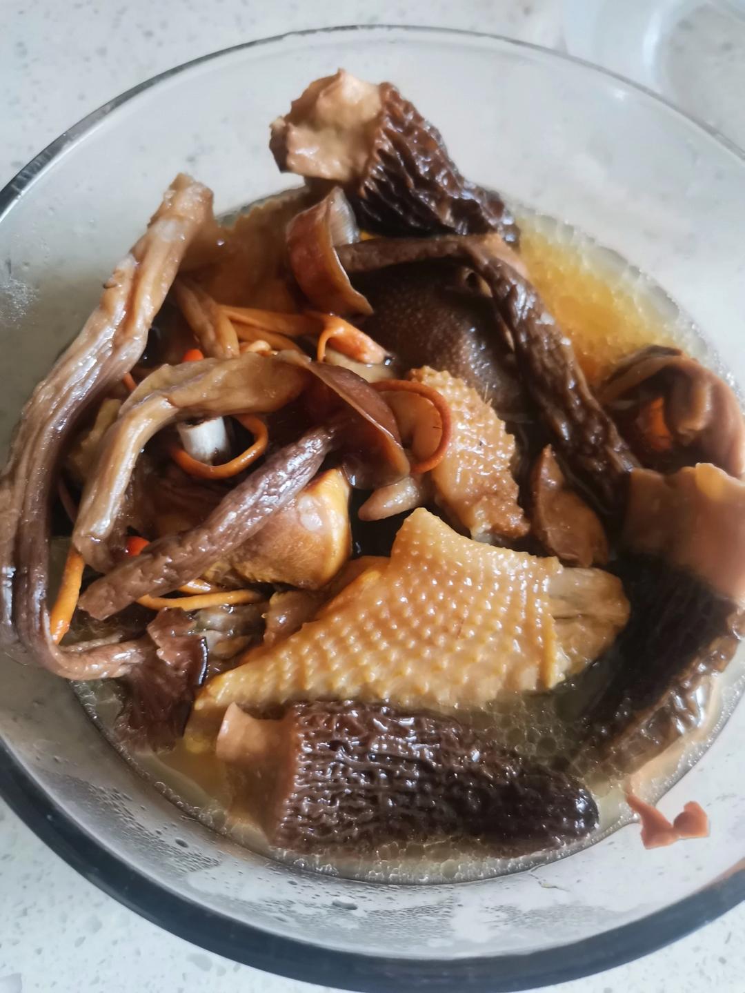 简单美味的菌菇鸡汤