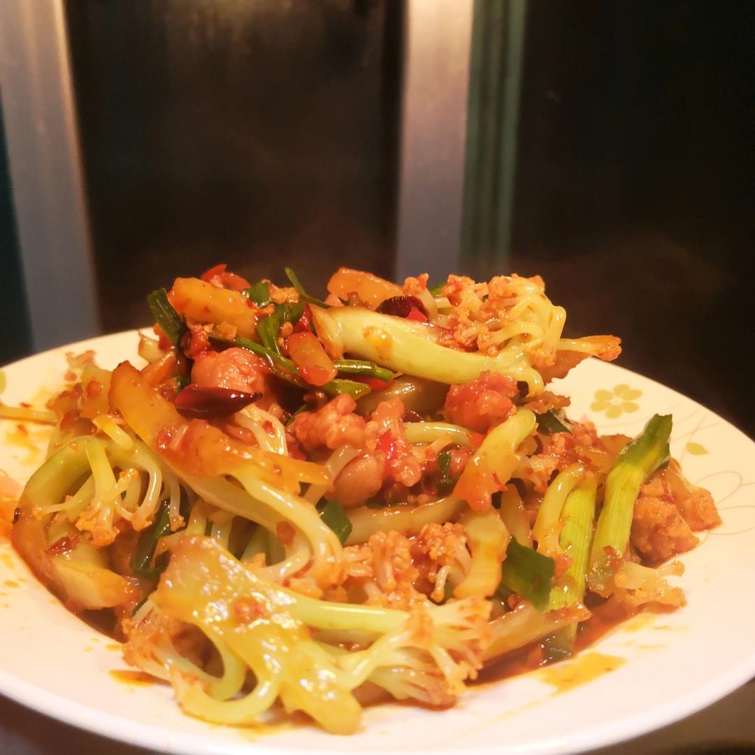 老干妈版干锅有机菜花，嘎嘎好吃下饭