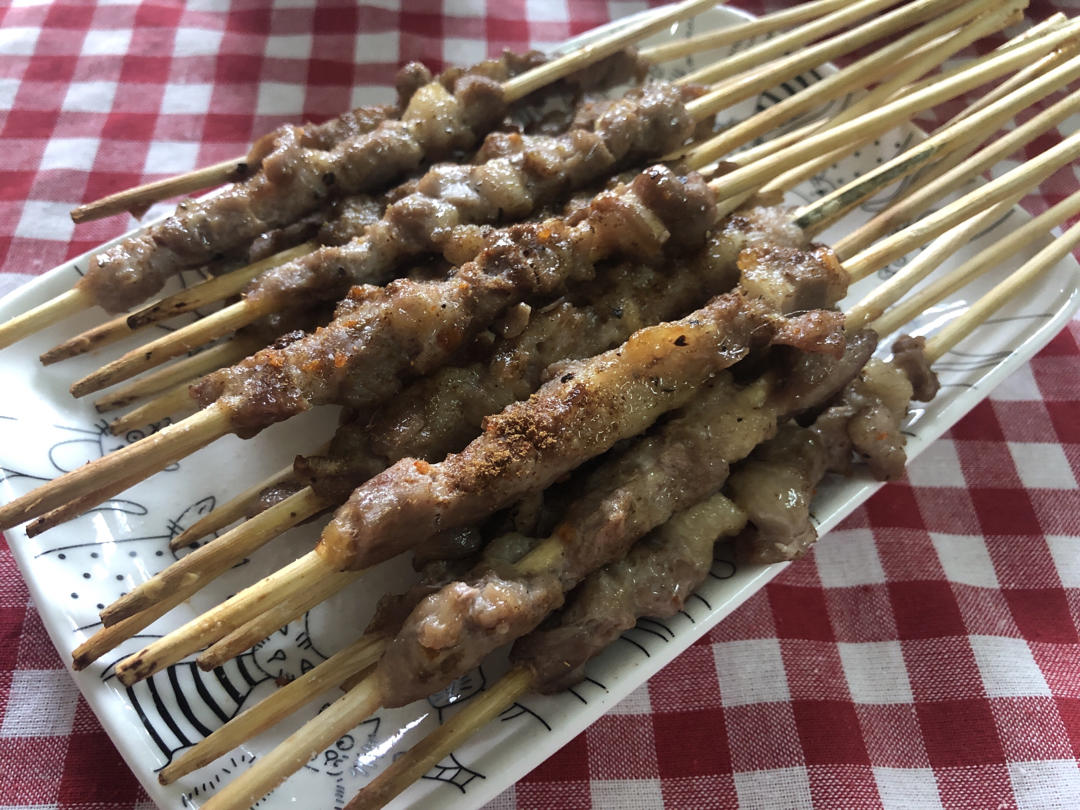 羊肉串用家里烤箱烤出明火烧烤的味道！