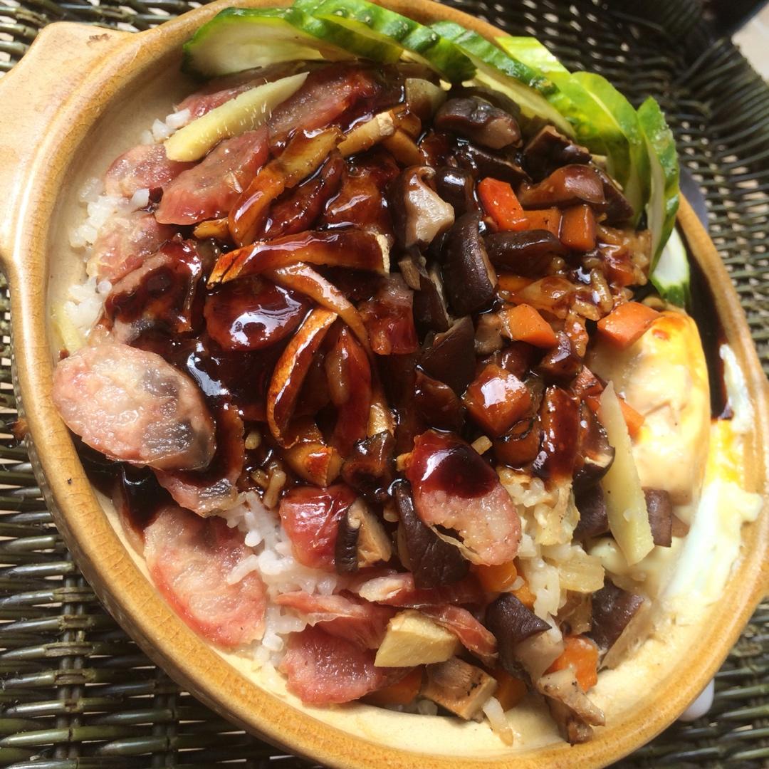广式腊味煲仔饭