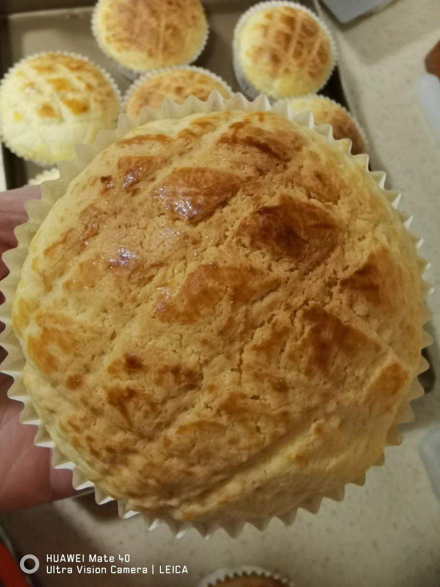 好吃到炸裂的港式菠萝包（附带制作酥皮的小视频）