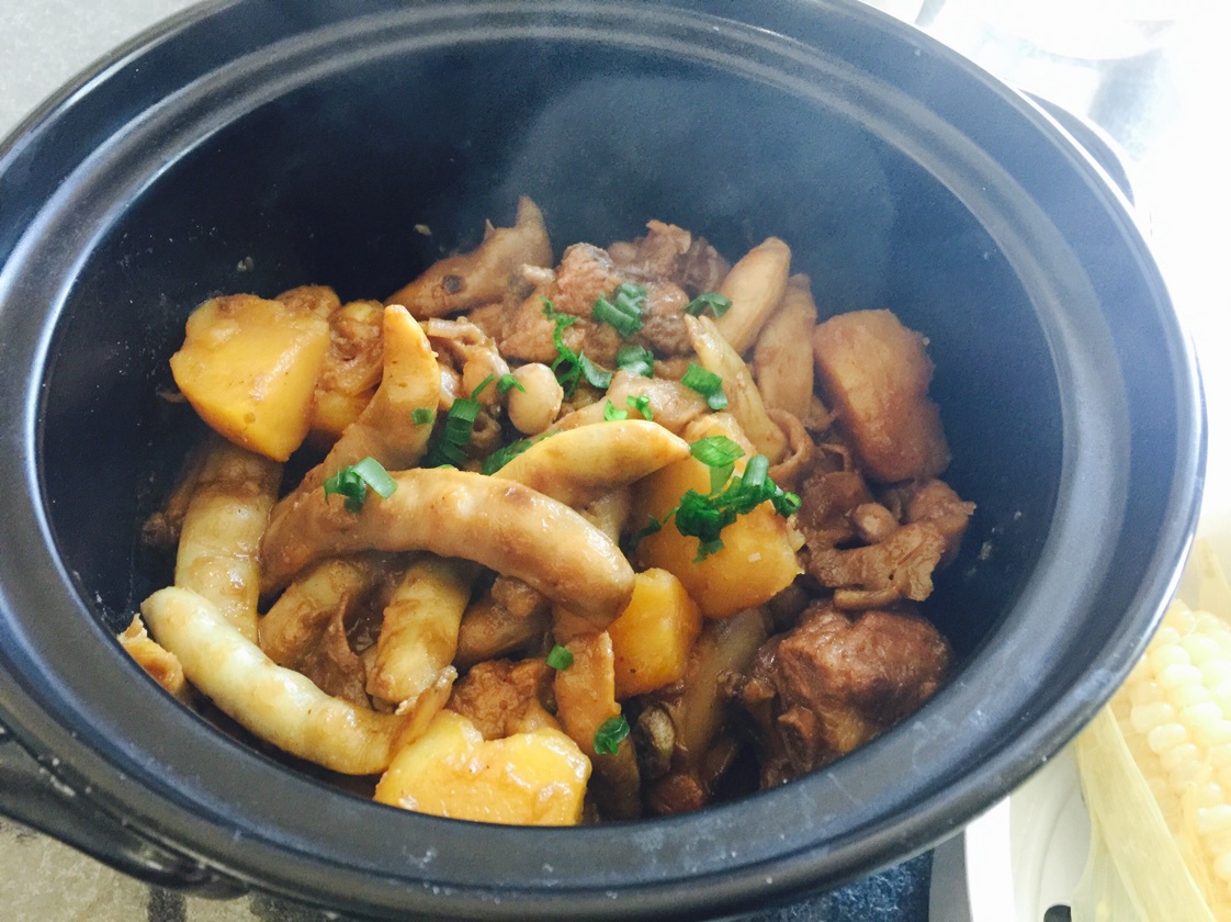 红烧排骨炖豆角土豆