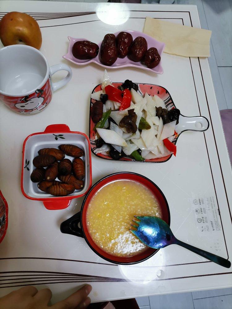 养生食谱之木耳炒山药