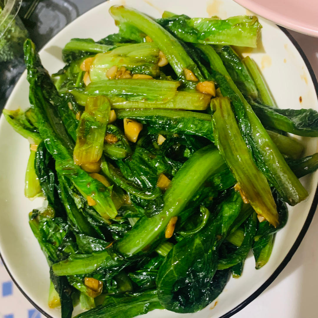 蒜蓉耗油清炒油麦菜，减脂快手菜，宝宝超爱，傻瓜步骤，屡试不爽，好吃且下饭，鲜香爽口！！