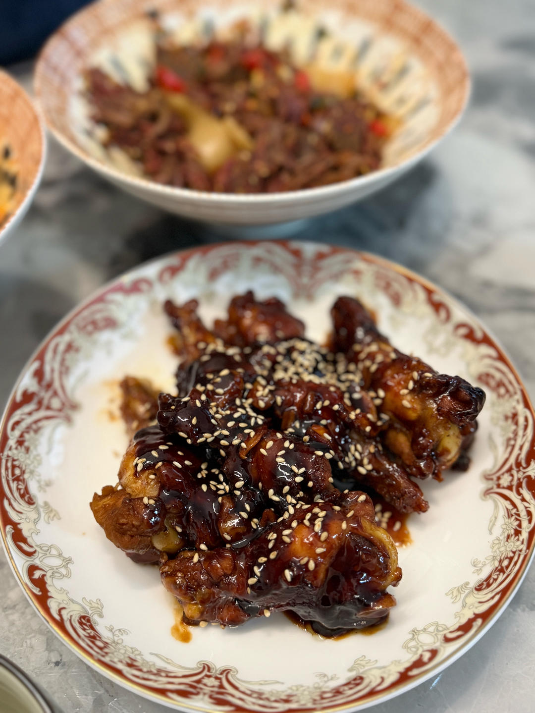 好吃到舔手指的「蒜香蜜汁鸡翅根」👍