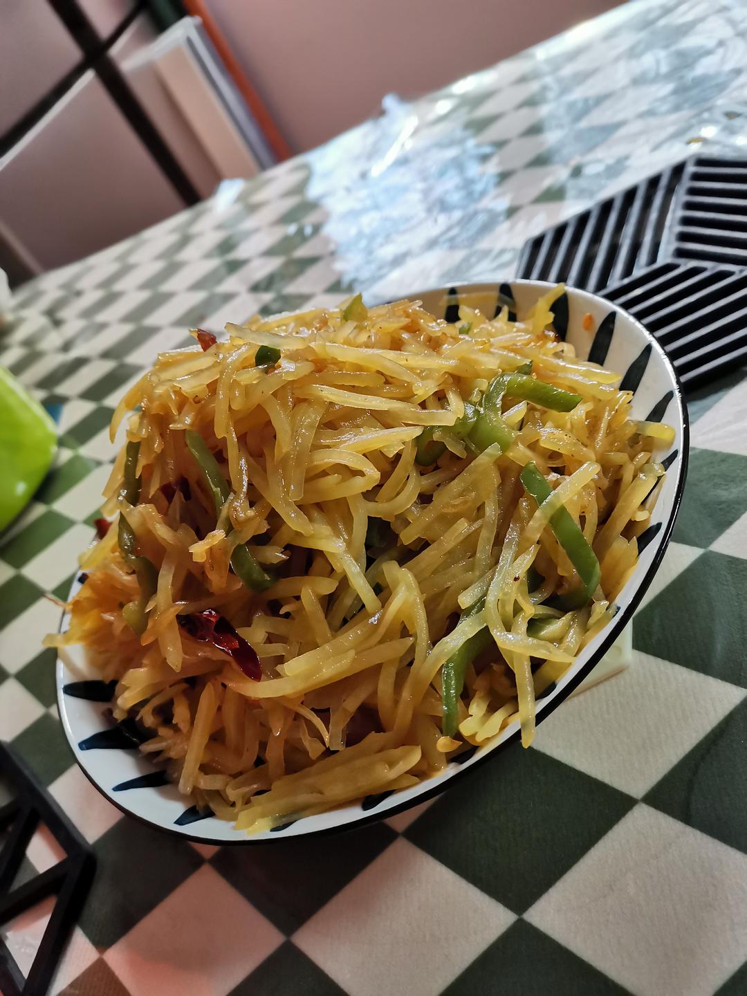 酸辣土豆丝的家常做法 超级下饭