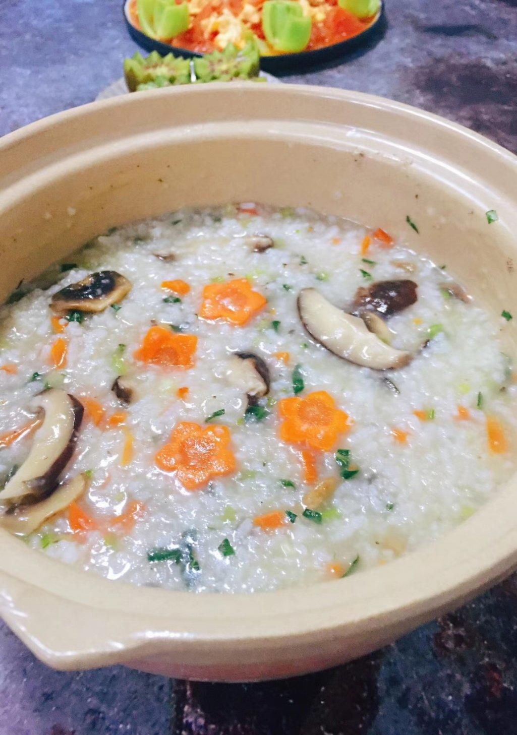十五分钟快手之美味蘑菇青菜粥(附5分钟电饭煲电压力锅更快捷方法)