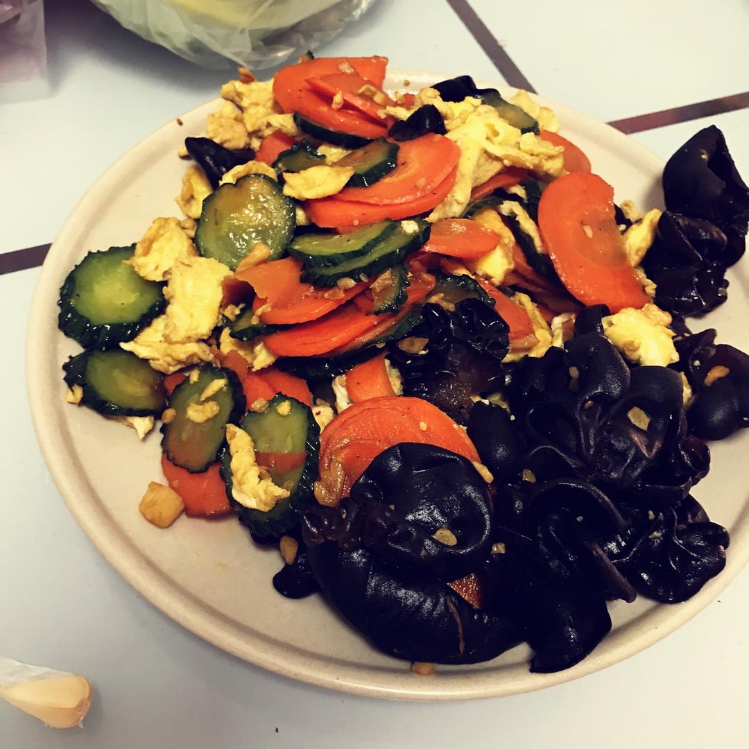简易版 伪木须肉(木耳炒鸡蛋炒胡萝卜)