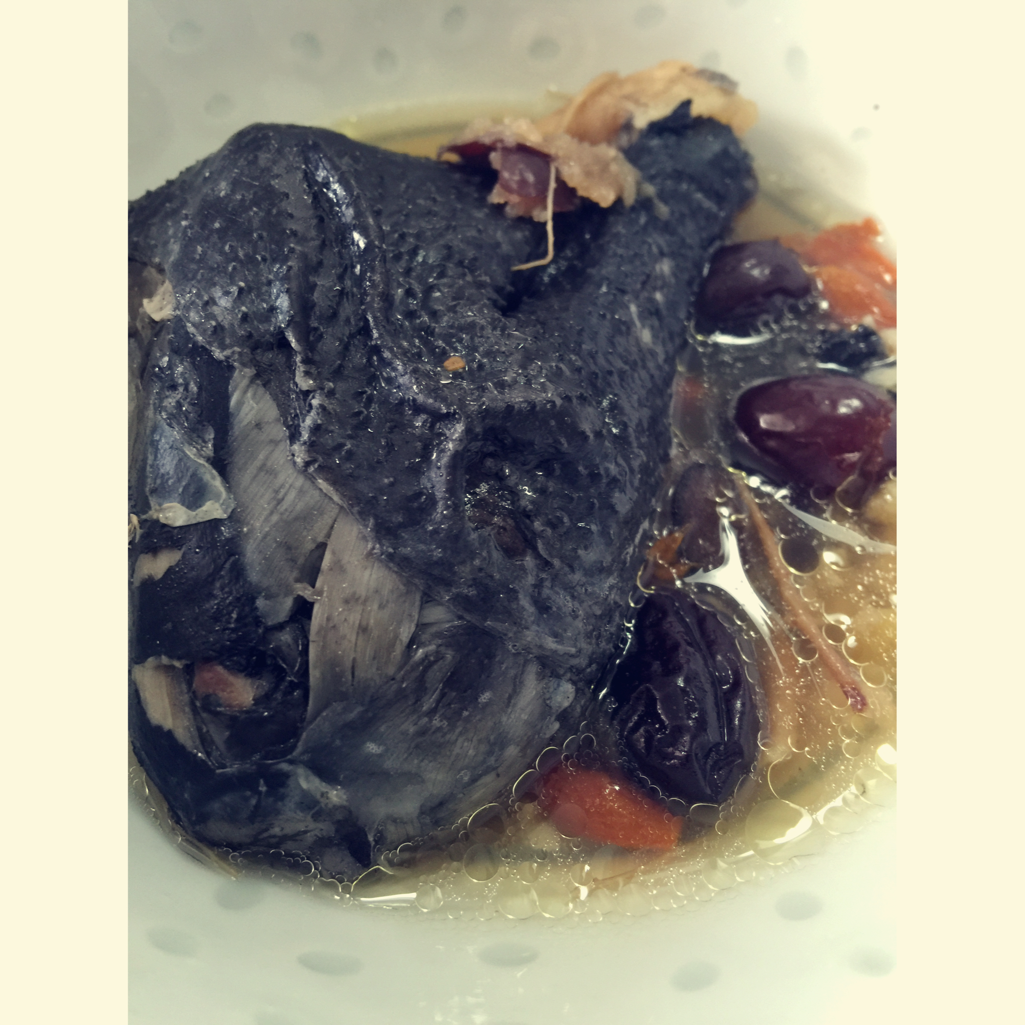 枸杞红枣乌鸡汤