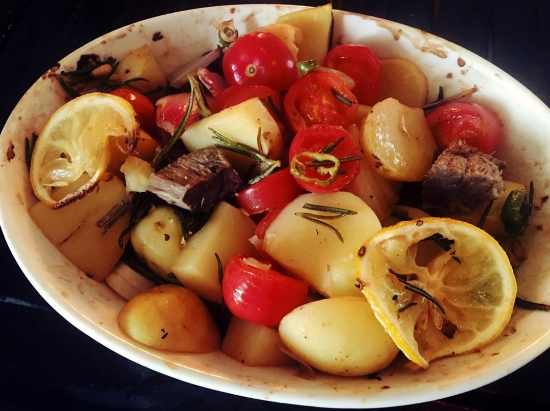 迷迭香蔬菜烤牛肉