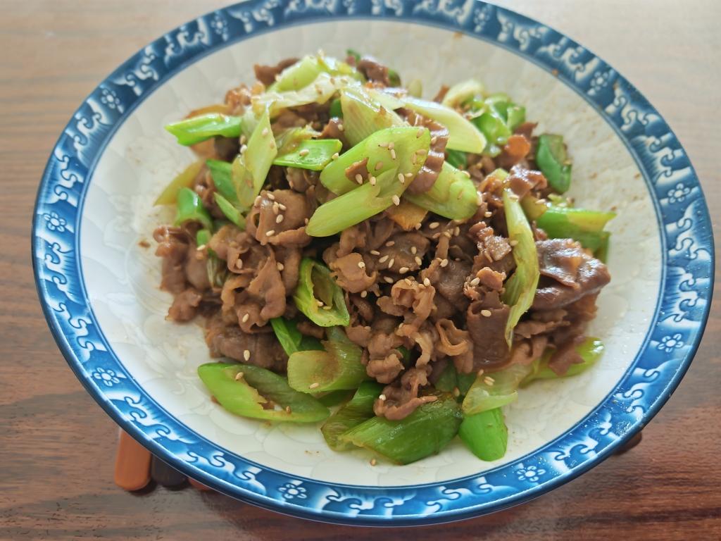 炒了20多年的葱爆羊肉