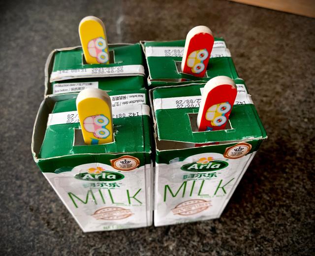 省钱好物1:自制冰棍模具(15岁小菇凉版)的做法