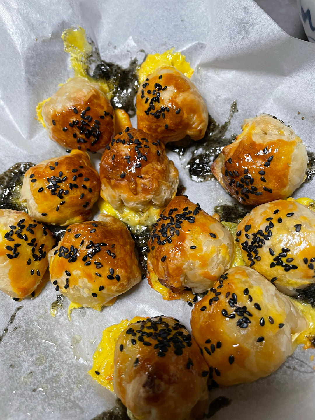 酥皮黑芝麻汤圆