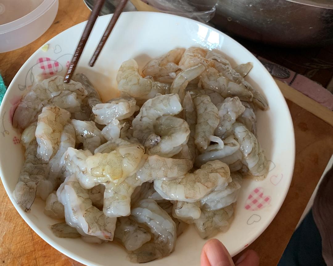 油爆虾仁（也可用皮皮虾肉）的做法 步骤1