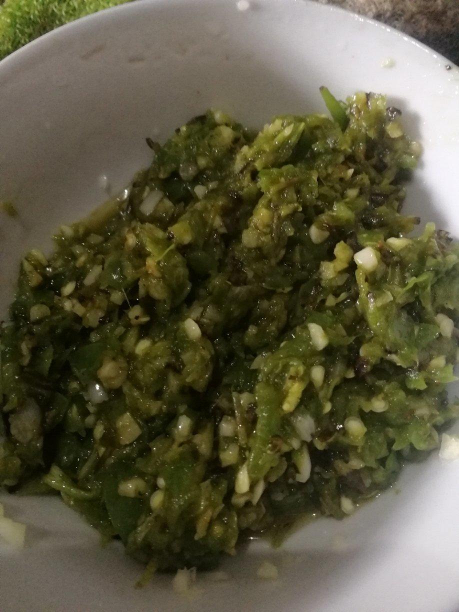 蒜蓉青椒酱(下饭吃面沾菜利器)