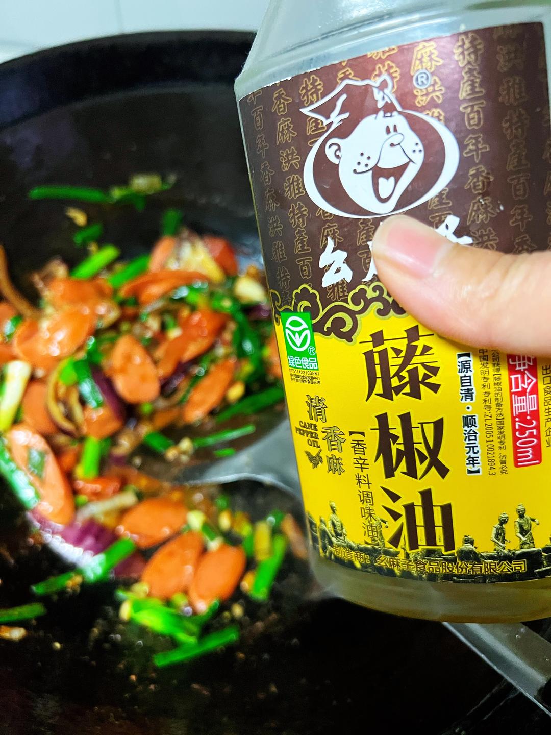 美味营养炒方便面的做法 步骤11