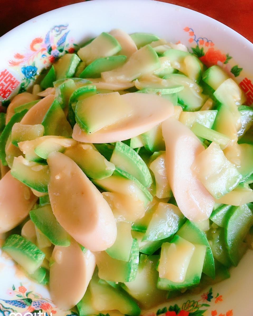 西葫芦炒火腿肠