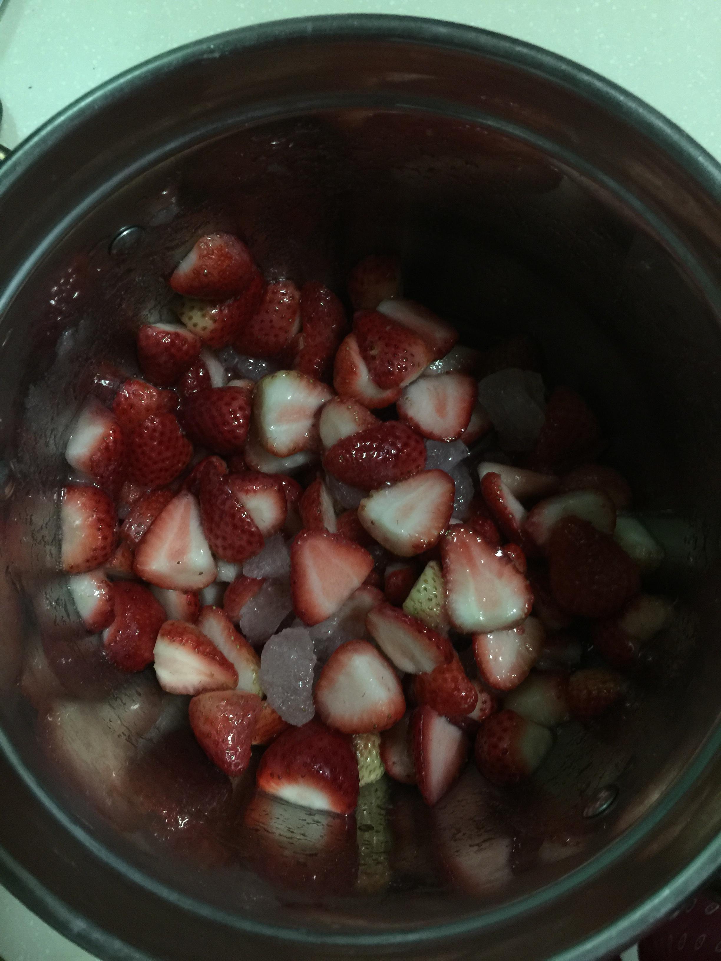 冬妈自制草莓酱的做法 步骤2