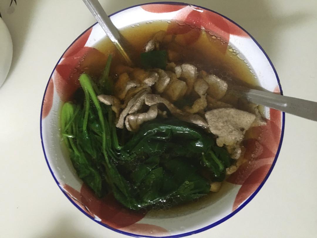 菠菜猪肝汤（猪肝嫩滑汤清澈）