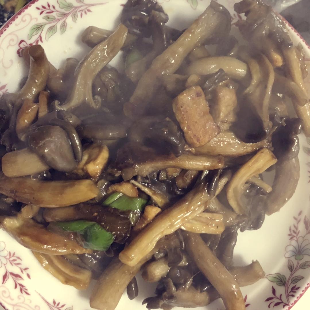 蘑菇炒肉