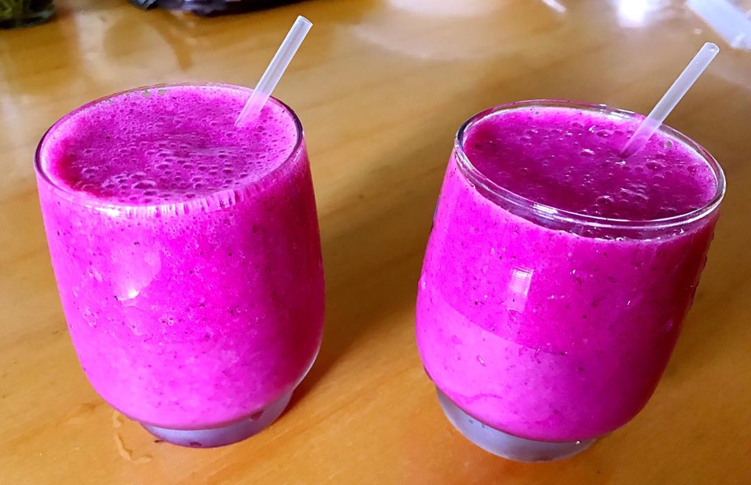 火龙果奶昔
